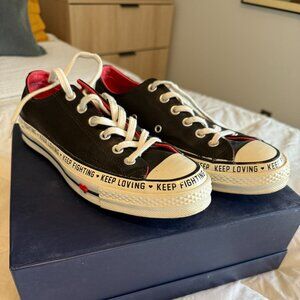 Women's Chuck Taylor Heart Sneakers